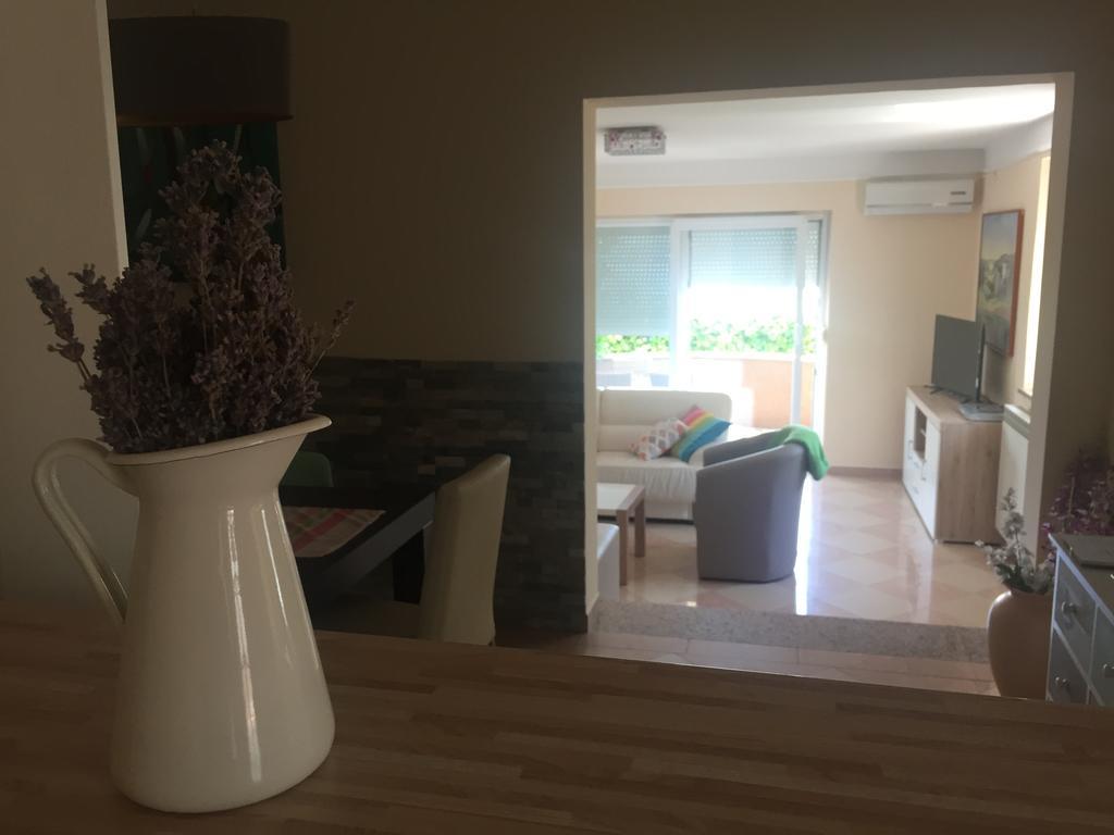 Melanie Apartment